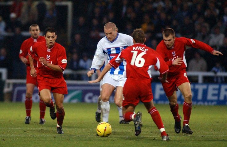 Harriers Defend In Numbers